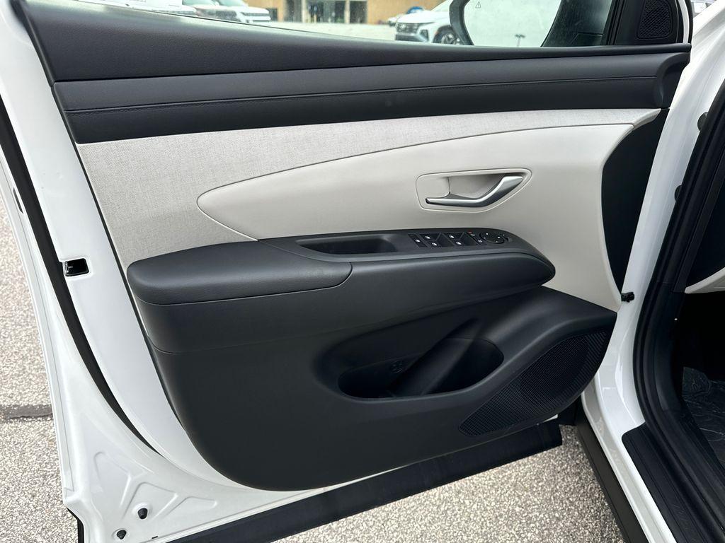 new 2025 Hyundai Tucson car, priced at $29,995