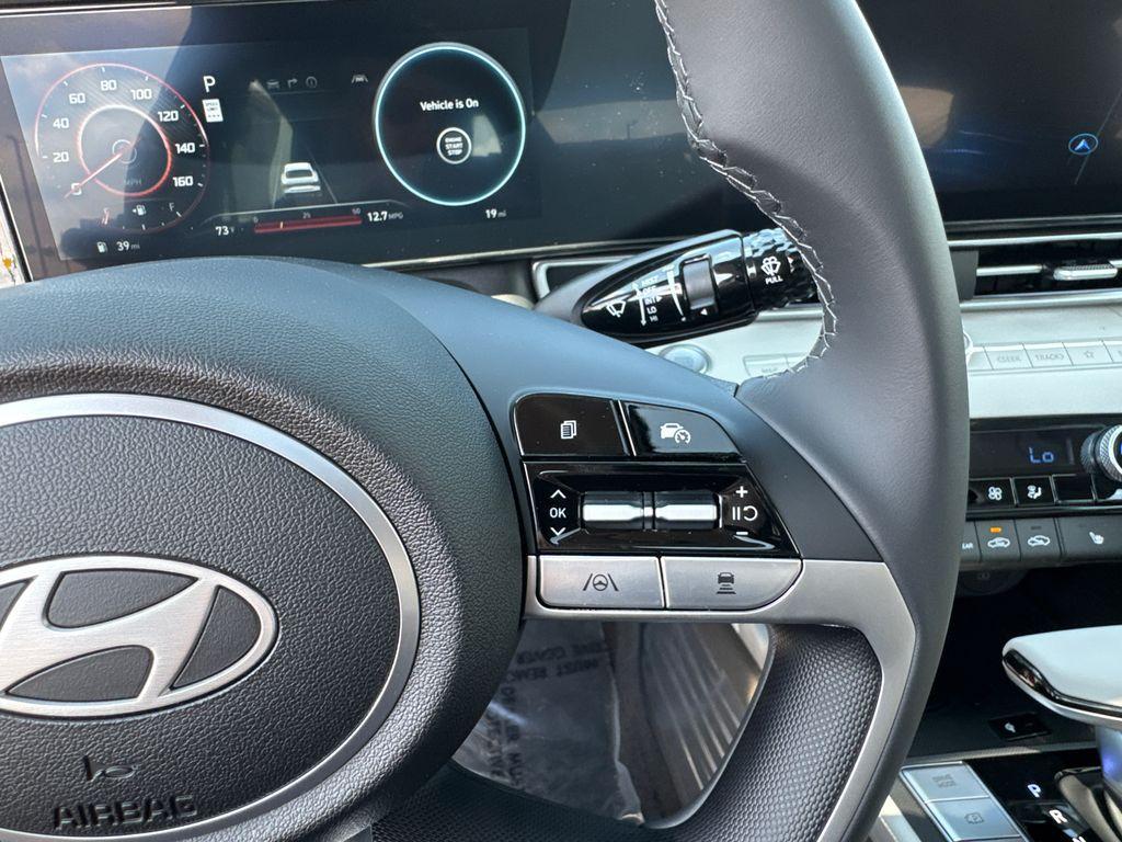new 2025 Hyundai Elantra car, priced at $24,995