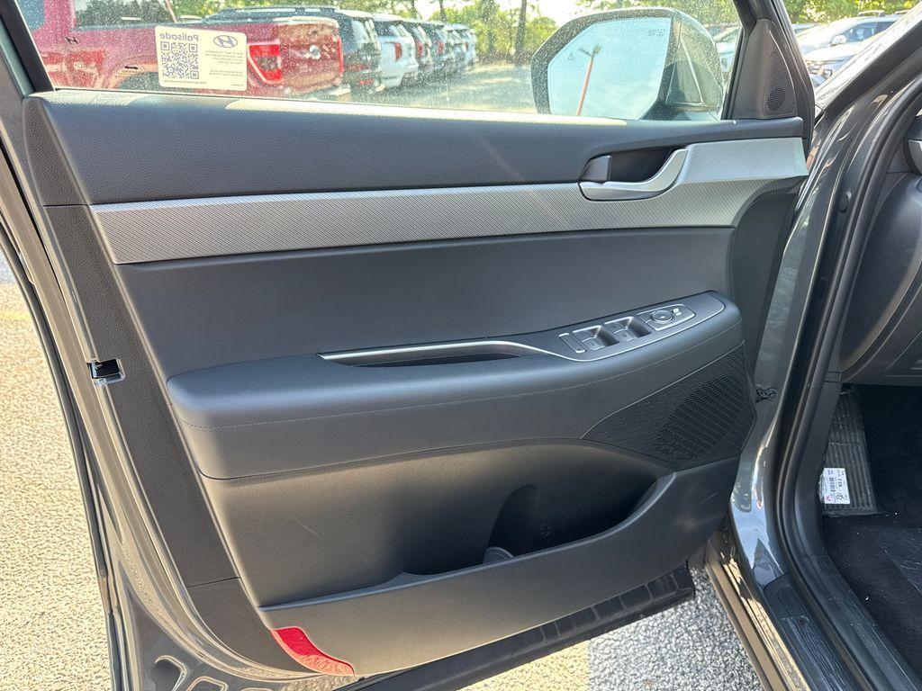 new 2025 Hyundai Palisade car, priced at $39,996