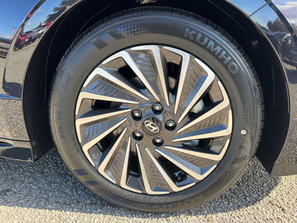 new 2025 Hyundai Sonata Hybrid car, priced at $27,995
