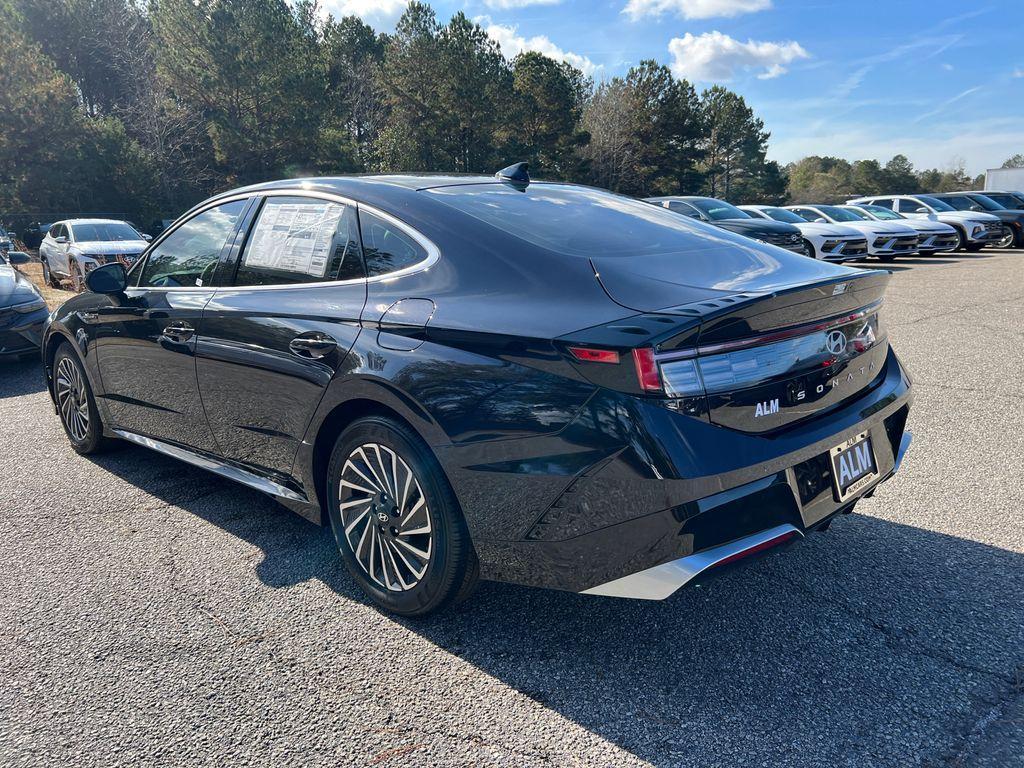 new 2025 Hyundai Sonata Hybrid car, priced at $27,995
