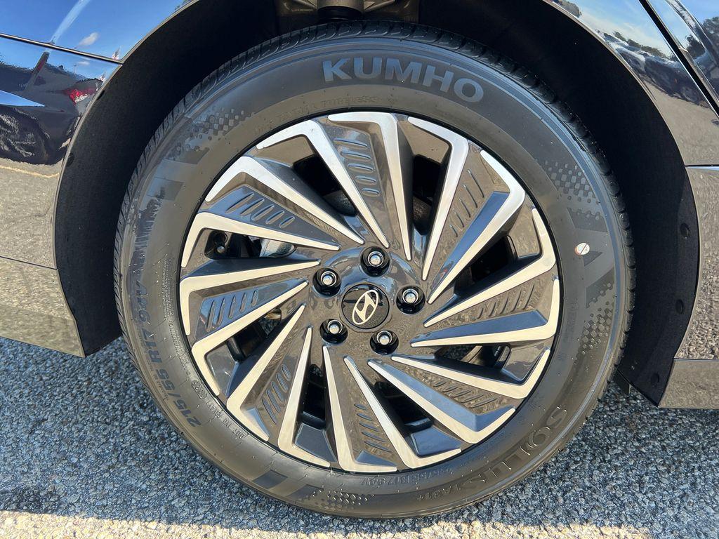 new 2025 Hyundai Sonata Hybrid car, priced at $27,995