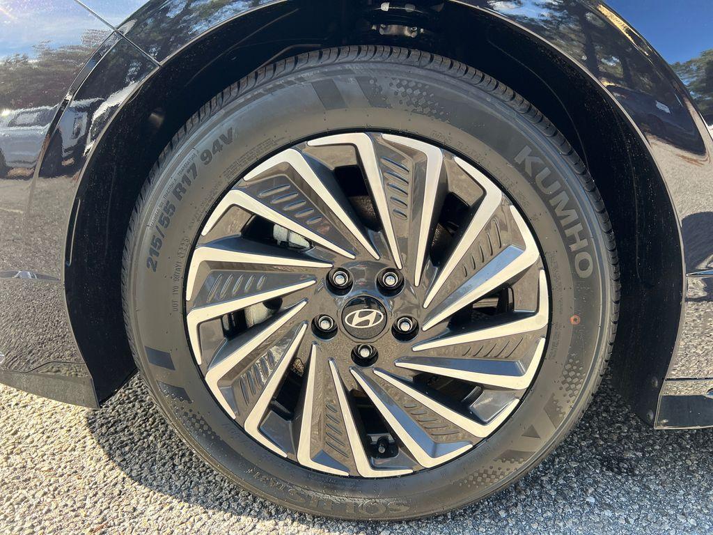 new 2025 Hyundai Sonata Hybrid car, priced at $27,995
