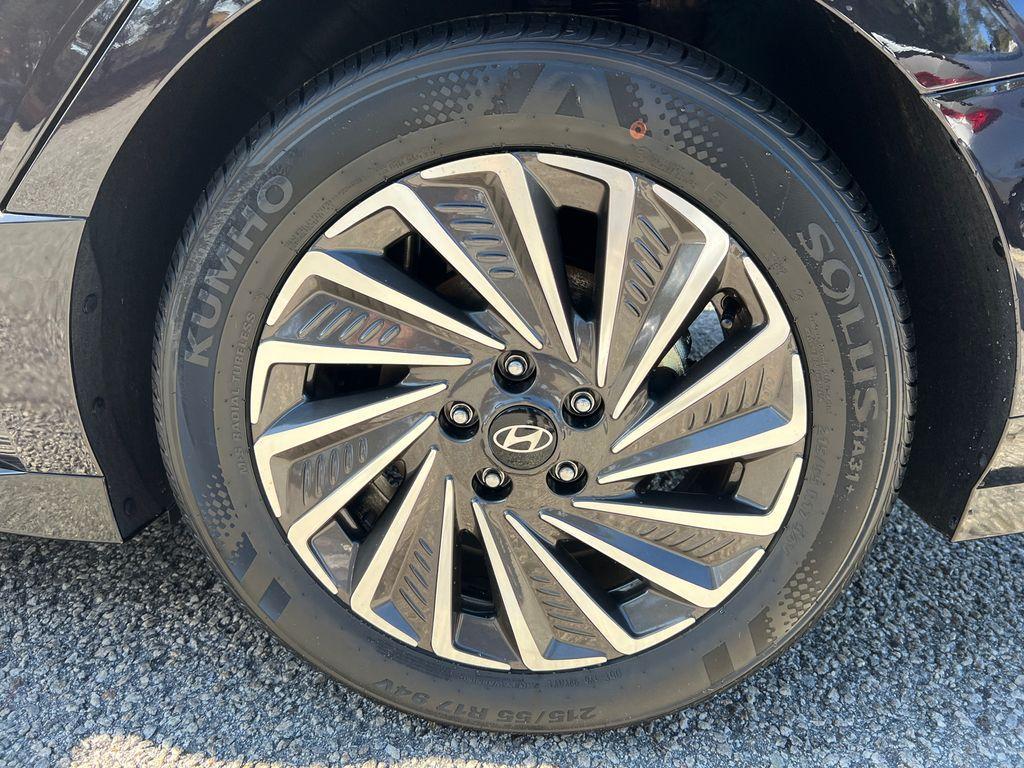 new 2025 Hyundai Sonata Hybrid car, priced at $27,995