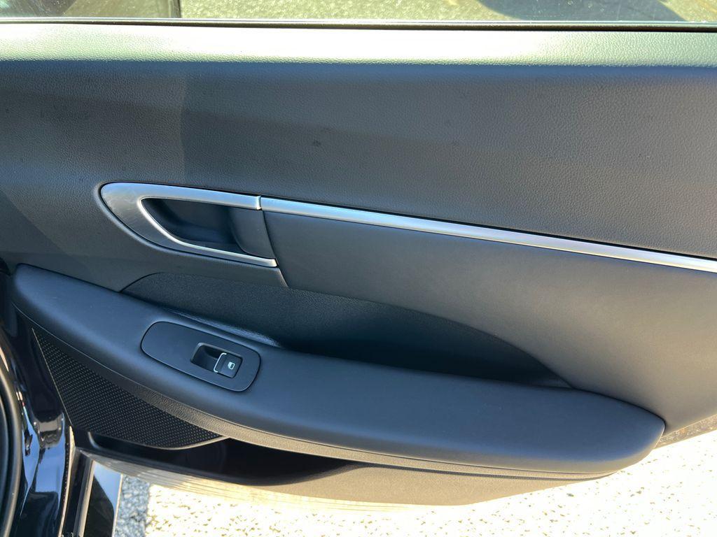 new 2025 Hyundai Sonata Hybrid car, priced at $27,995