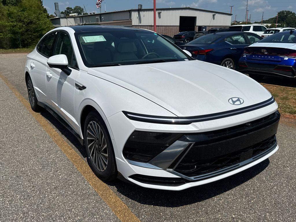 new 2025 Hyundai Sonata Hybrid car, priced at $33,495