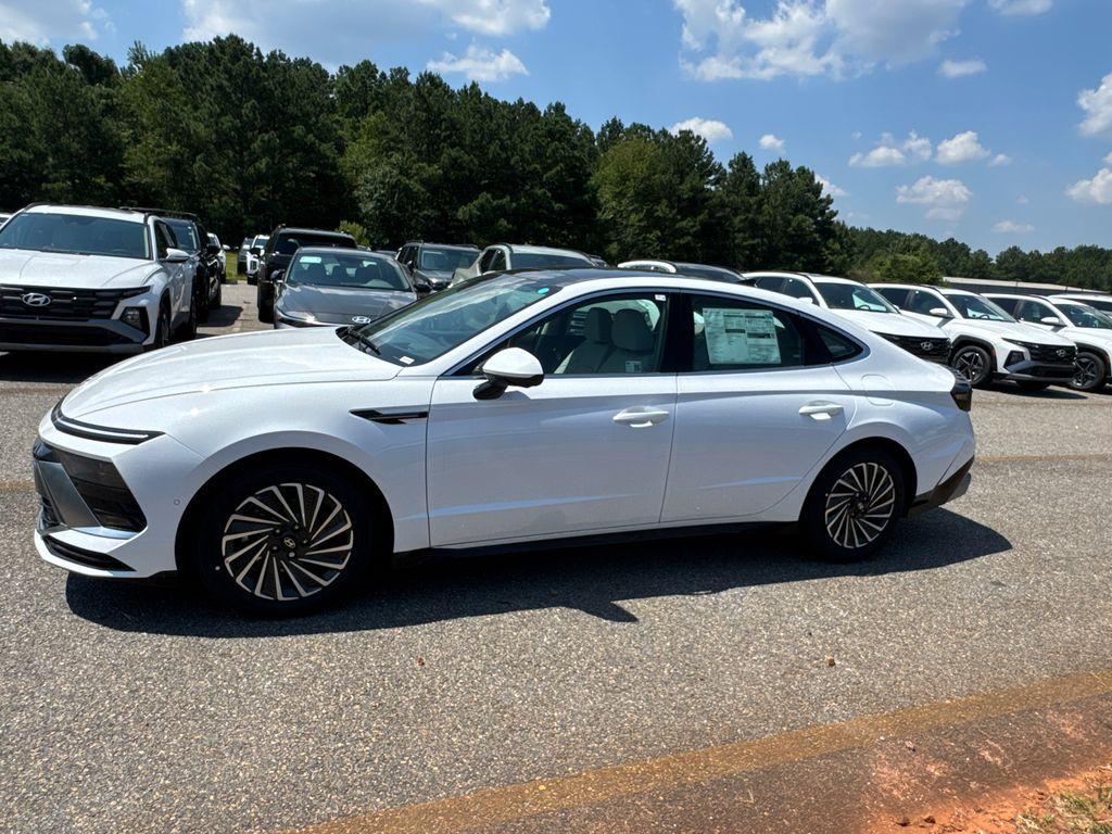 new 2025 Hyundai Sonata Hybrid car, priced at $33,495