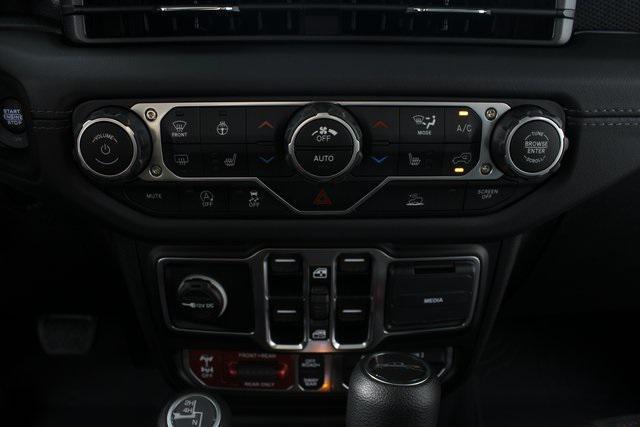 new 2025 Jeep Gladiator car, priced at $46,045