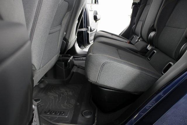 new 2025 Jeep Gladiator car, priced at $43,780