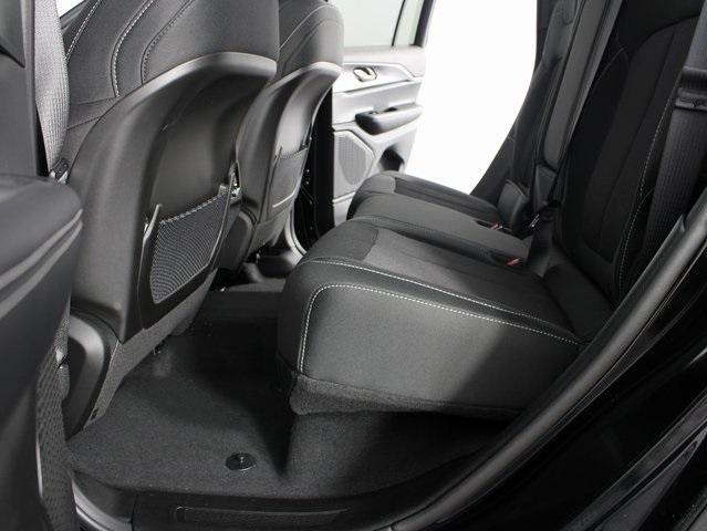new 2025 Jeep Grand Cherokee car, priced at $36,170