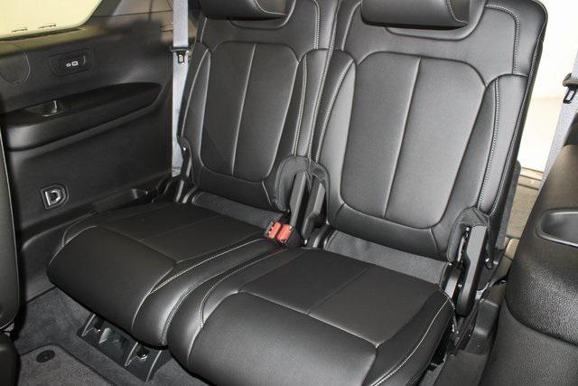 new 2025 Jeep Grand Cherokee L car, priced at $45,605