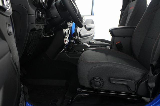 new 2025 Jeep Gladiator car, priced at $46,045