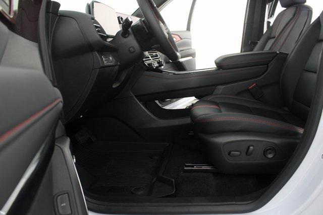 new 2026 Chevrolet Traverse car, priced at $56,038