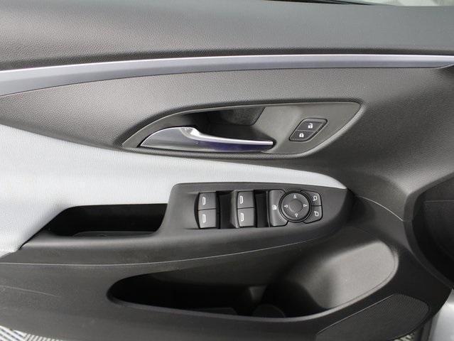 new 2025 Buick Envista car, priced at $25,345