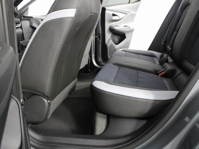 new 2025 Buick Envista car, priced at $25,345