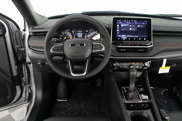 new 2025 Jeep Compass car, priced at $32,560
