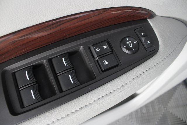 used 2016 Acura MDX car, priced at $15,996