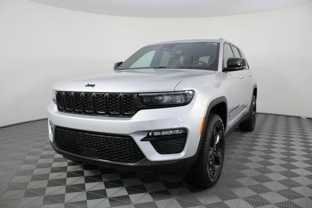 new 2024 Jeep Grand Cherokee car, priced at $43,020