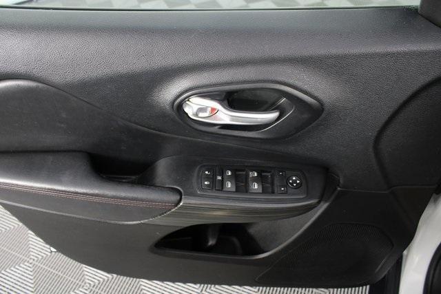 used 2015 Jeep Cherokee car, priced at $10,996