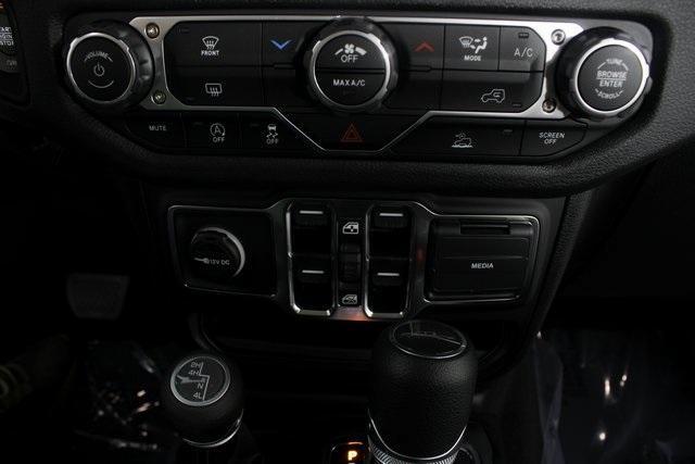 new 2025 Jeep Gladiator car, priced at $41,055