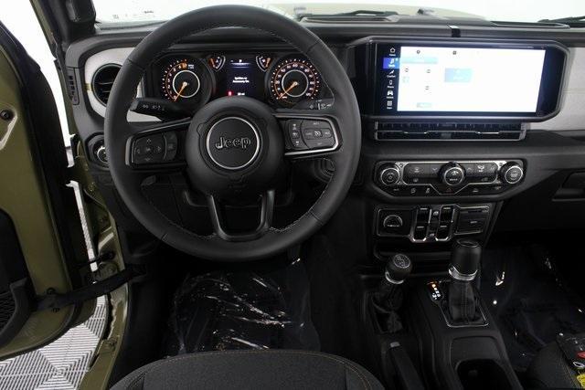 new 2025 Jeep Gladiator car, priced at $41,055