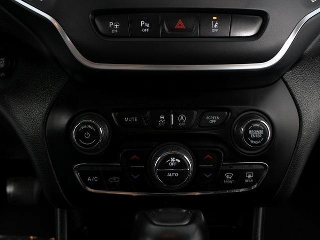 used 2023 Jeep Cherokee car, priced at $22,996
