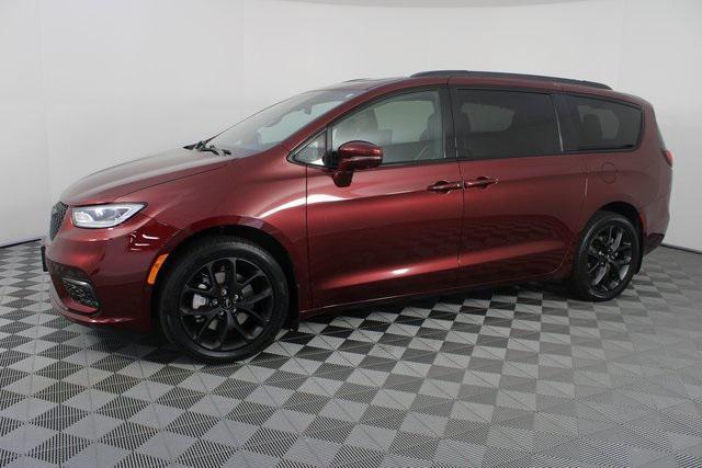 used 2021 Chrysler Pacifica car, priced at $27,996