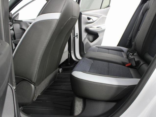 new 2025 Buick Envista car, priced at $26,205