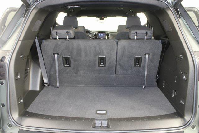 used 2023 Chevrolet Traverse car, priced at $32,996