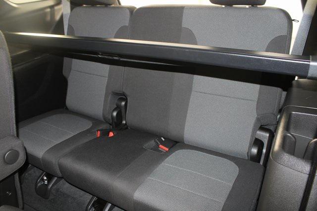 used 2023 Chevrolet Traverse car, priced at $32,996