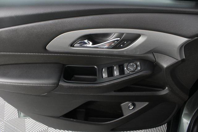 used 2023 Chevrolet Traverse car, priced at $32,996