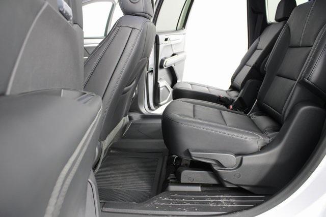 new 2025 GMC Acadia car, priced at $45,775