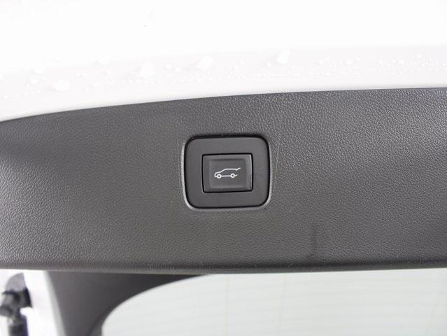new 2025 Buick Envista car, priced at $27,333
