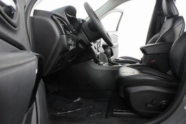 used 2023 Jeep Cherokee car, priced at $24,990