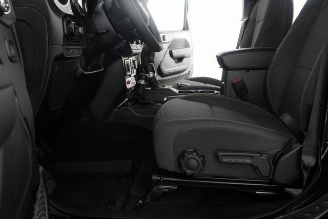 new 2025 Jeep Gladiator car, priced at $45,040