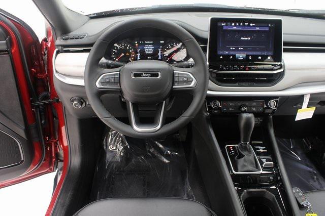 new 2025 Jeep Compass car, priced at $28,085