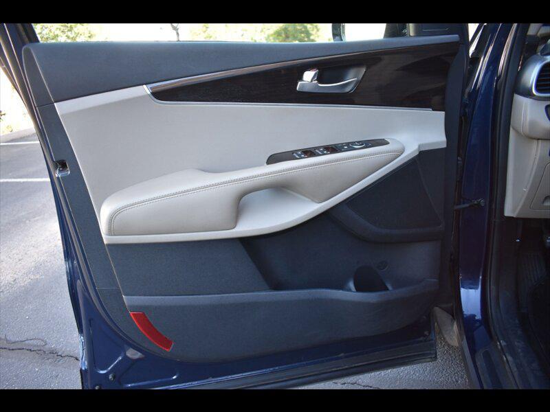 used 2019 Kia Sorento car, priced at $12,950