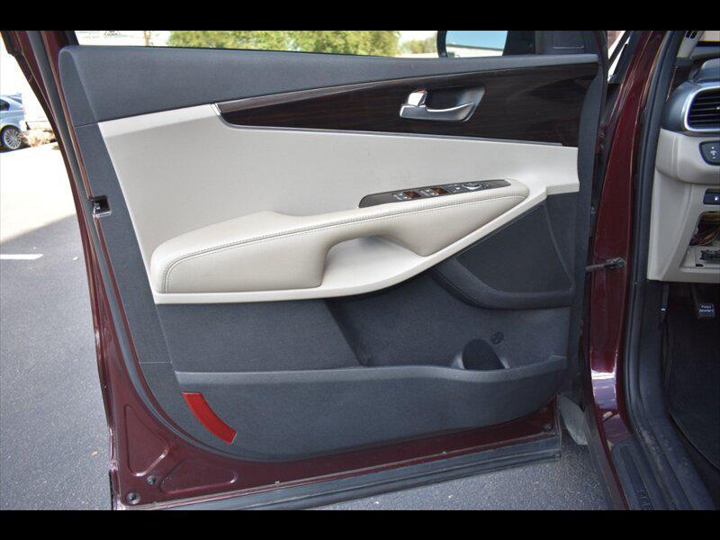 used 2019 Kia Sorento car, priced at $13,950