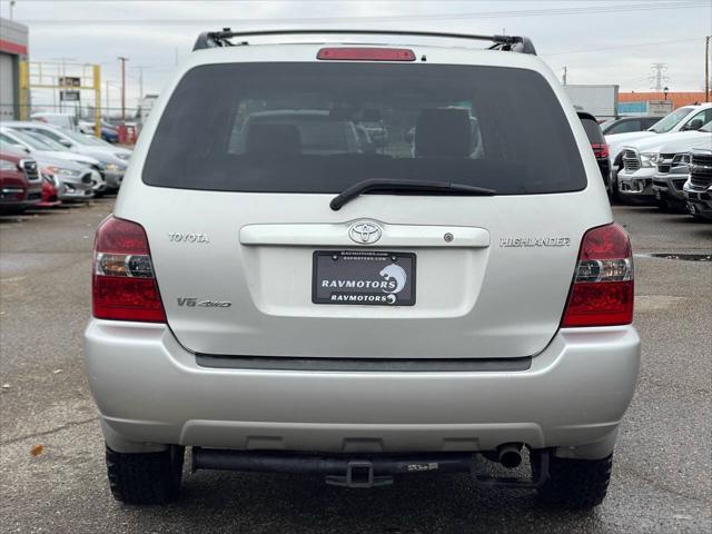 used 2005 Toyota Highlander car, priced at $7,492