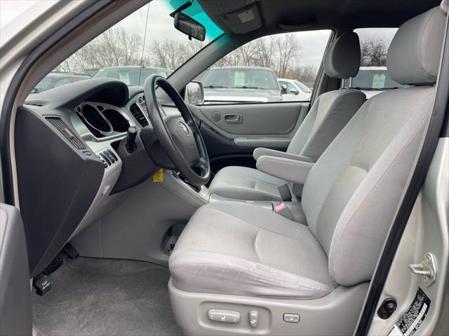 used 2005 Toyota Highlander car, priced at $7,492