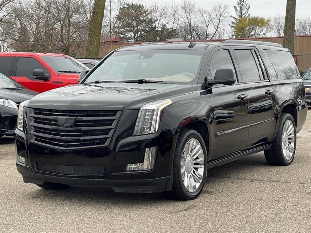 used 2020 Cadillac Escalade ESV car, priced at $34,972