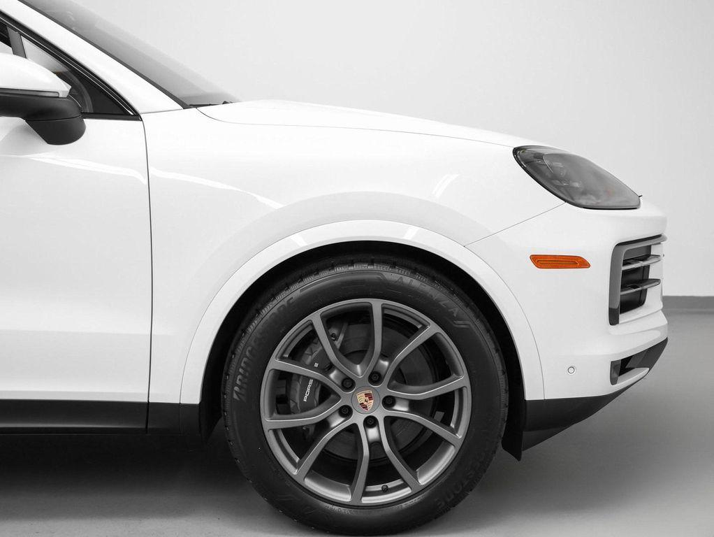 new 2025 Porsche Cayenne car, priced at $117,095