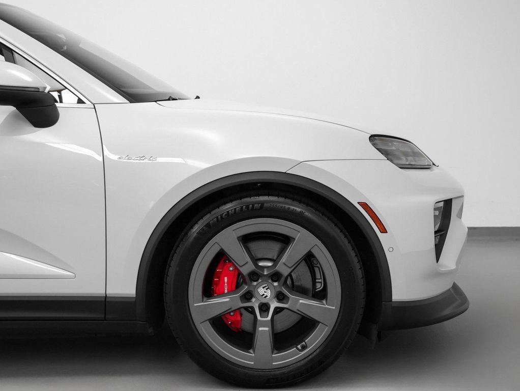 new 2025 Porsche Macan car, priced at $101,405