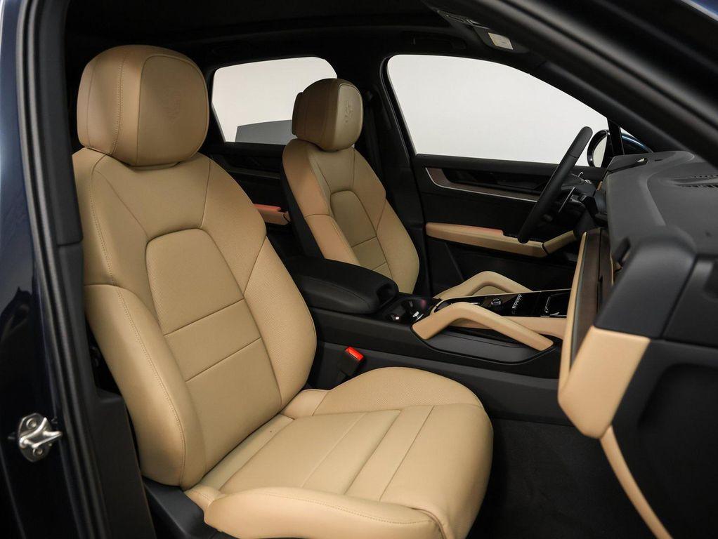 new 2025 Porsche Cayenne car, priced at $108,295