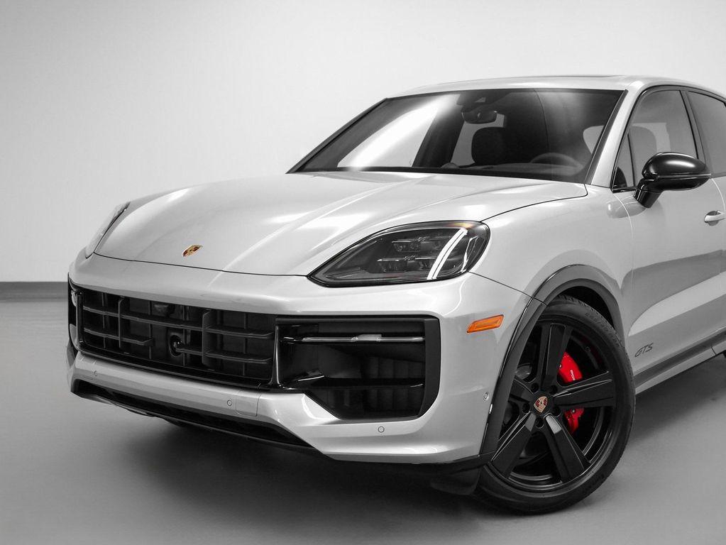 new 2025 Porsche Cayenne car, priced at $152,775