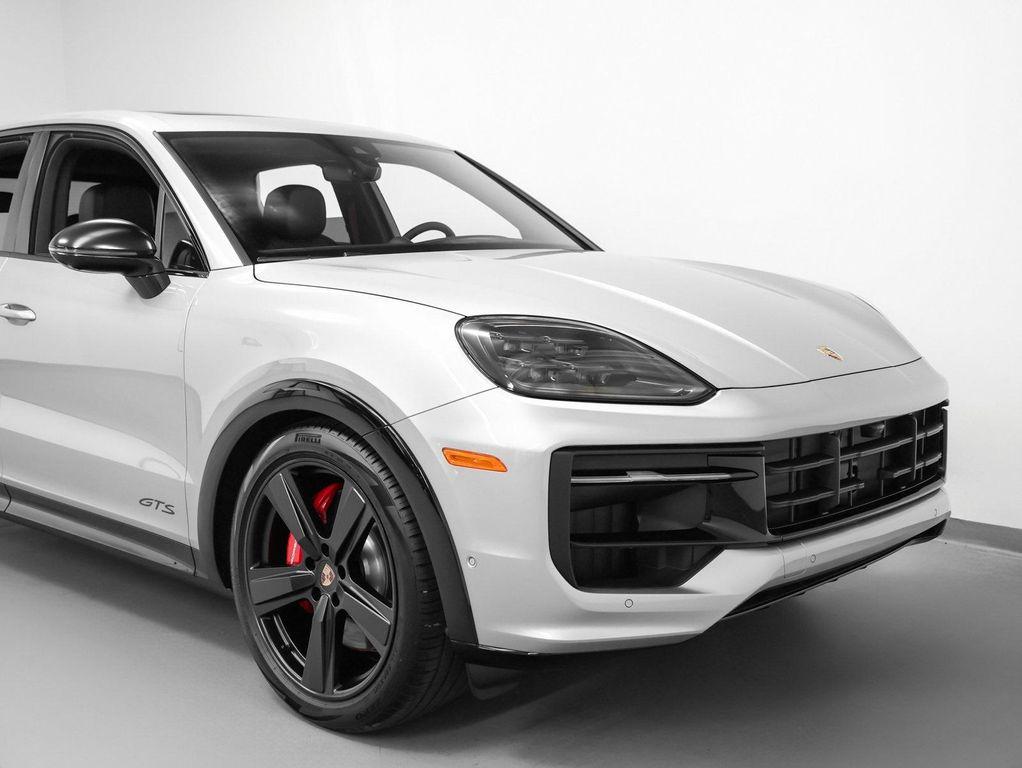 new 2025 Porsche Cayenne car, priced at $152,775