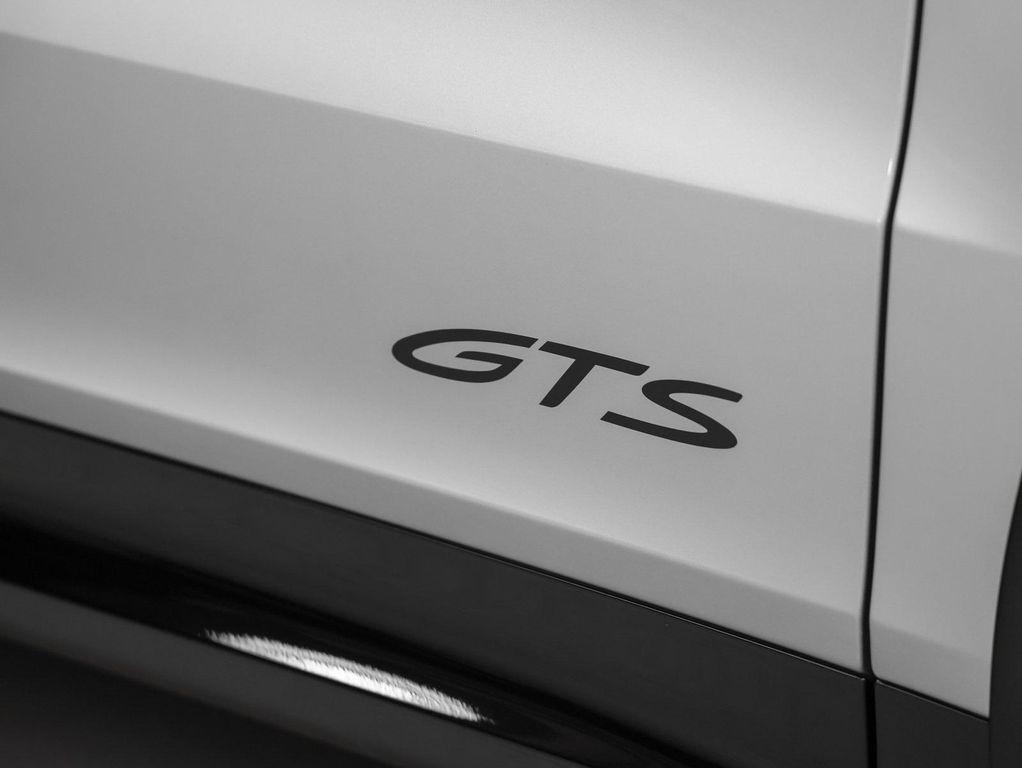 new 2025 Porsche Cayenne car, priced at $152,775