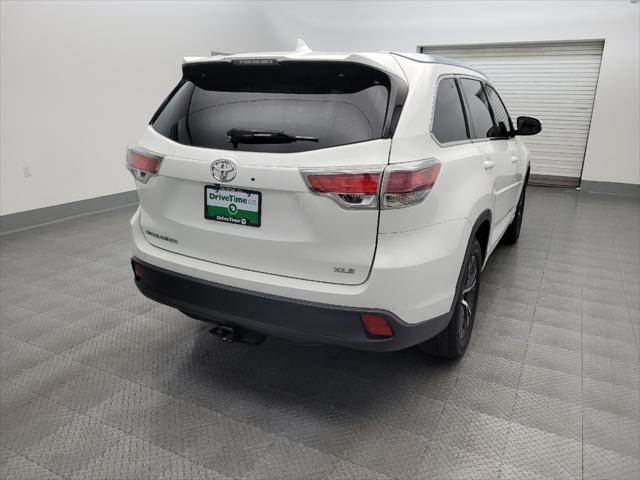 used 2016 Toyota Highlander car, priced at $19,195