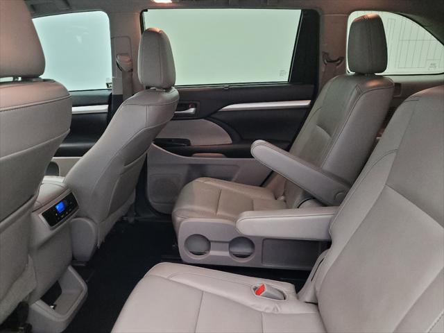 used 2016 Toyota Highlander car, priced at $19,195