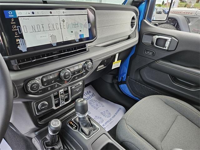 new 2025 Jeep Wrangler car, priced at $46,199
